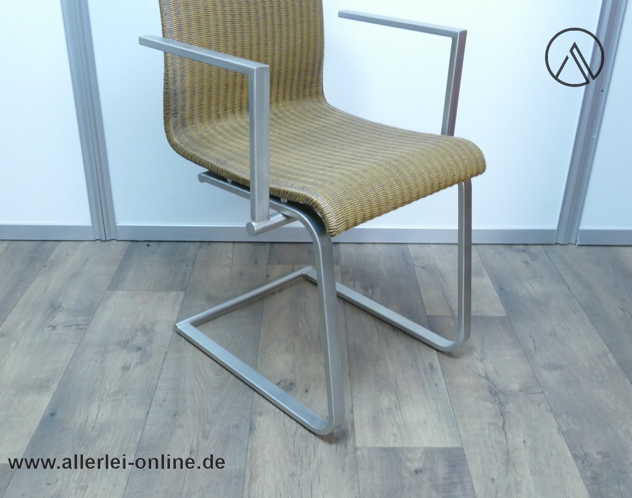 Lloyd Loom LaVida Design Stuhl mit Armlehne | Freischwinger Lloyd Loom LaVida Design Stuhl mit Armlehne | Freischwinger