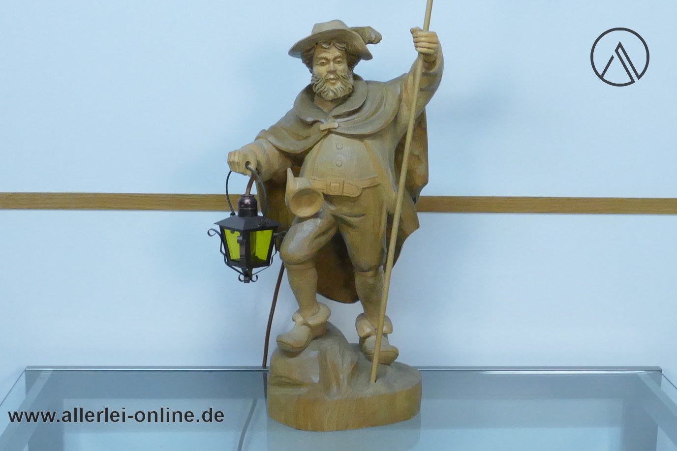 Gstöttner Bodenmais Nachtwächter mit Hellebarde und Laterne | 71 cm Holzfigur mit Beleuchtung Gstöttner Bodenmais Nachtwächter mit Hellebarde und Laterne | 71 cm Holzfigur mit Beleuchtung