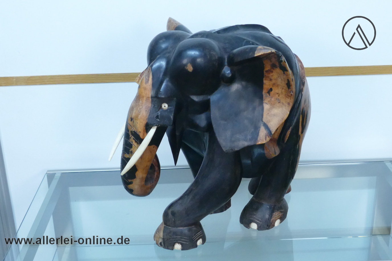 Repräsentativer Ebenholz-Elefant – 42 cm hoch – Handgeschnitzt - Massivholz 18,3 Kg schwer Repräsentativer Ebenholz-Elefant – 42 cm hoch – Handgeschnitzt - Massivholz 18,3 Kg schwer