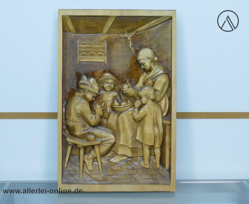 Michael Haimerl Bischofsmais | Mutter umringt von Kindern beim Äpfel schälen | Handgeschnitztes Wand Holzrelief