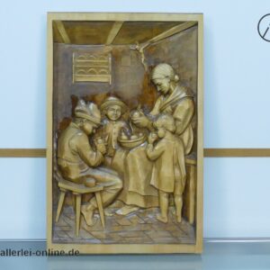 Michael Haimerl Bischofsmais | Mutter umringt von Kindern beim Äpfel schälen | Handgeschnitztes Wand Holzrelief