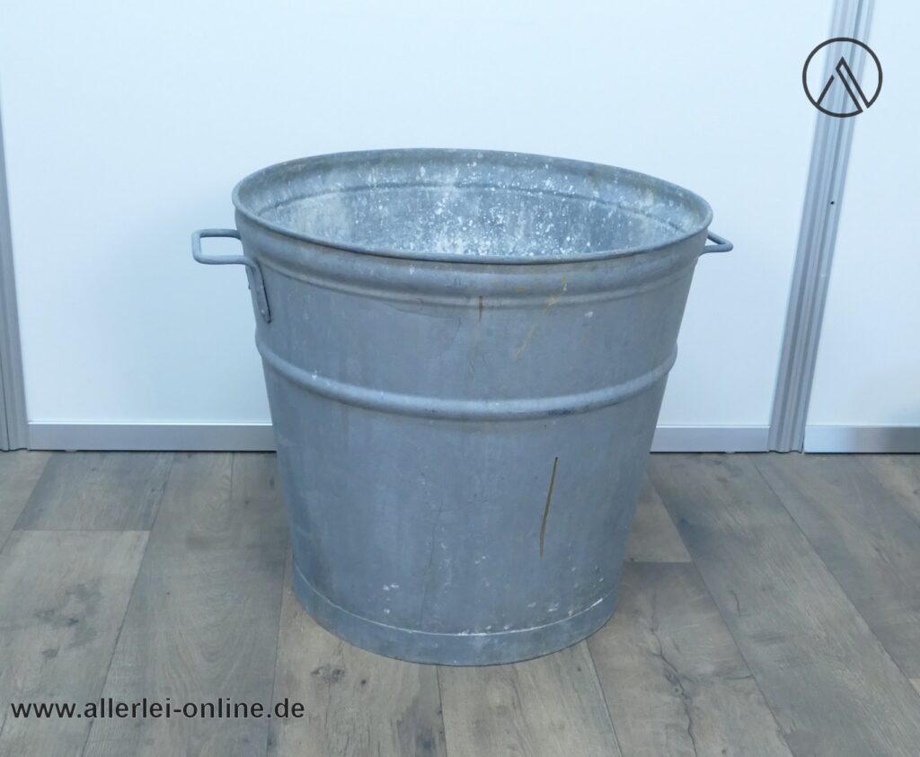 Alter Zinkbottich | Verzinkter schwerer Bauern Zinkeimer - Metalleimer | 61 x 56 cm