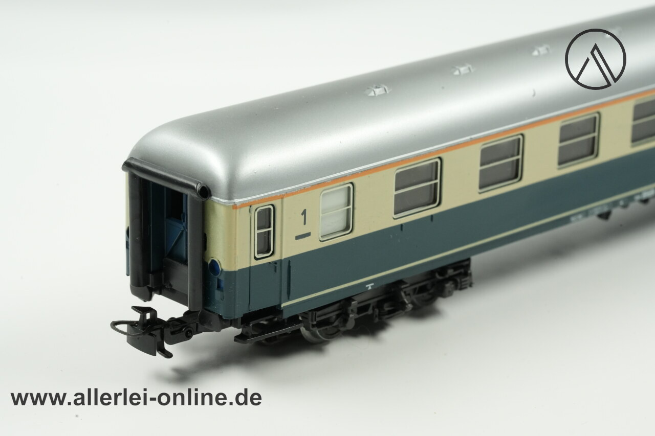 Märklin H0 | Märklin 4091 Reisezugwagen 1.Klasse mit Beleuchtung | Aüm 203 Personenwagen 518010-80243-8 Märklin H0 | Märklin 4091 Reisezugwagen 1.Klasse mit Beleuchtung | Aüm 203 Personenwagen 518010-80243-8
