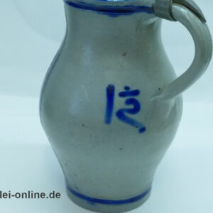 Westerwälder Steingutkanne 1,5 Liter mit Zinndeckel und floralem Ritz-Dekor - Rankendekor